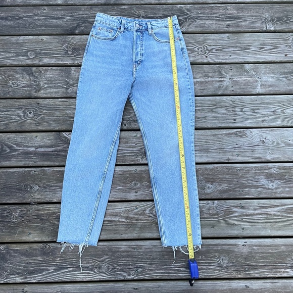 Jeans: H&M Light Blue High Waist Slim Leg Frayed Demin - Picture 12 of 12